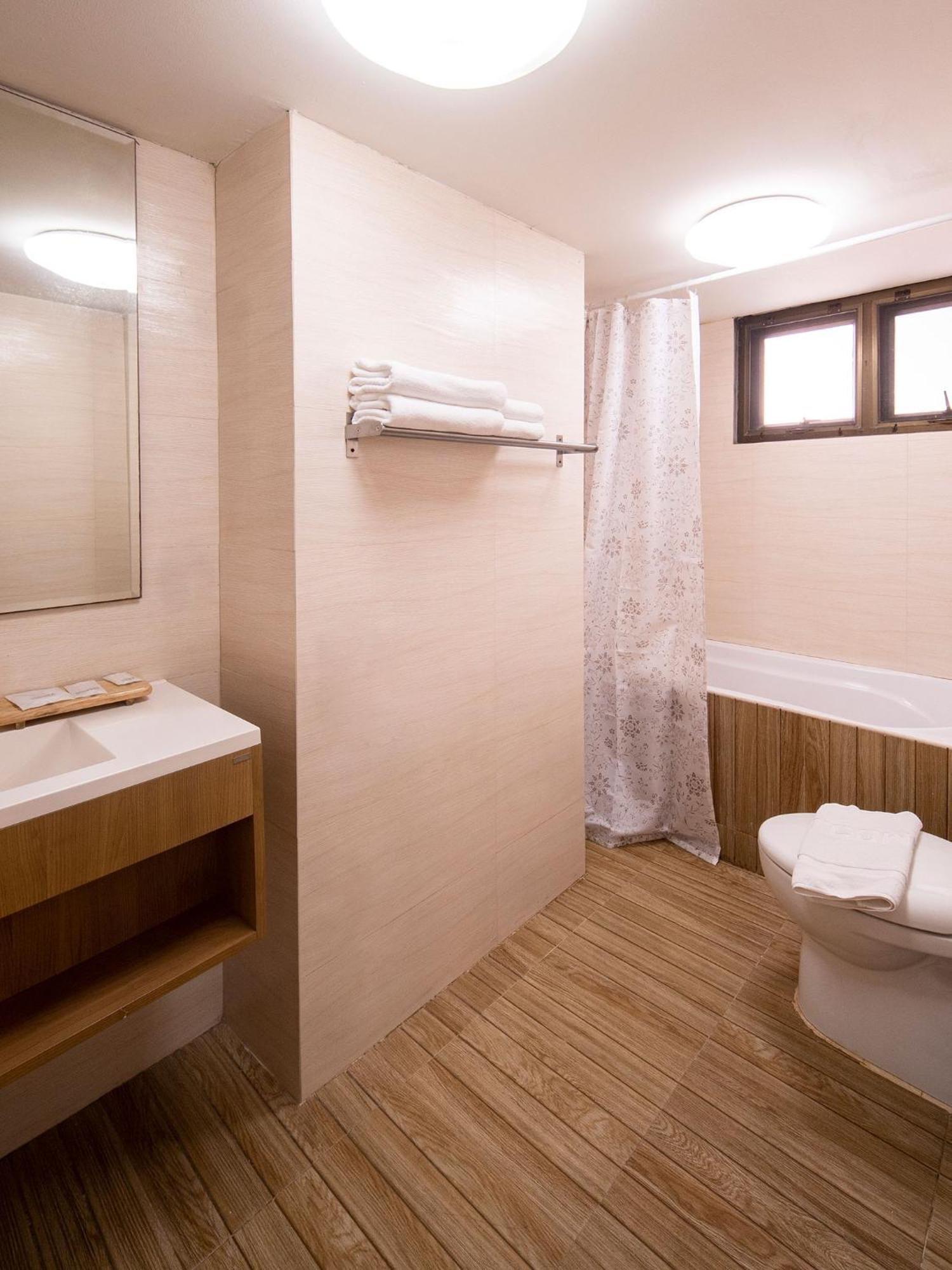 Crystal Resort Korat Nakhonratchasima Zewnętrze zdjęcie